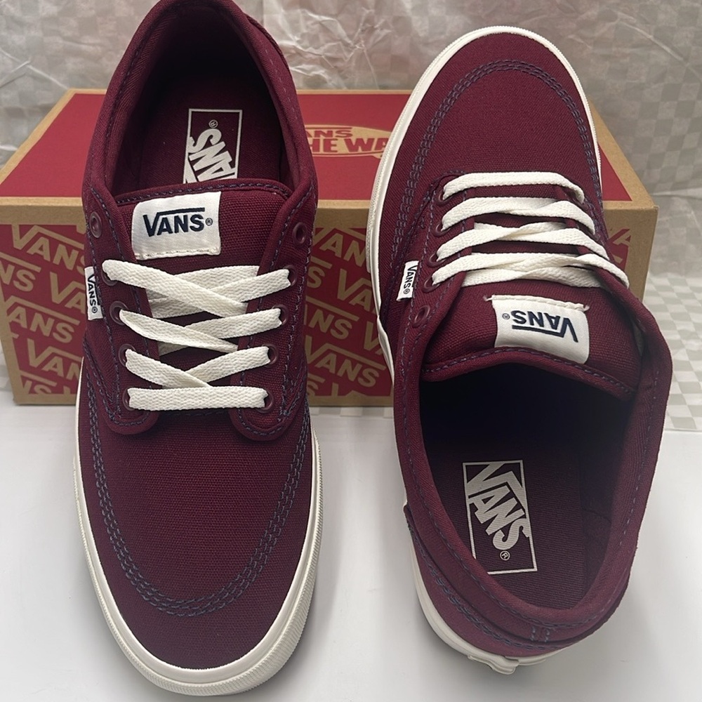Vans WMNS Burgundy Canvas Sneakers Atwood
Outdoor Port Rovale
VN000CX84QU - Picture 12 of 16